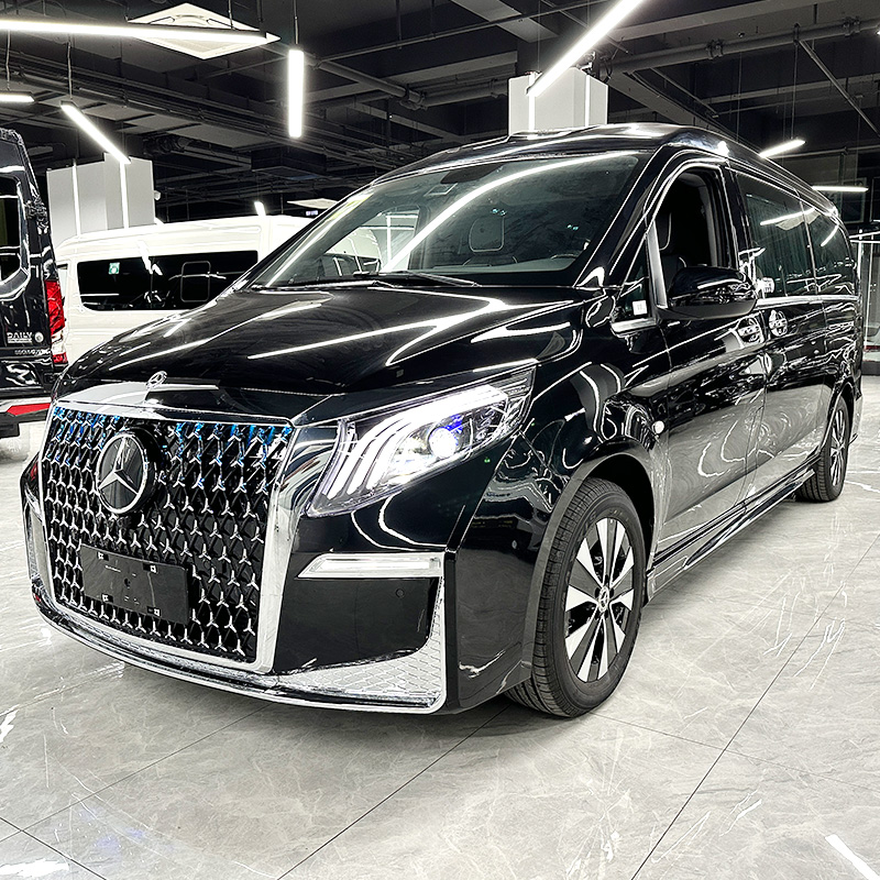 奔驰威霆商务车 高顶双门罗伦士内饰