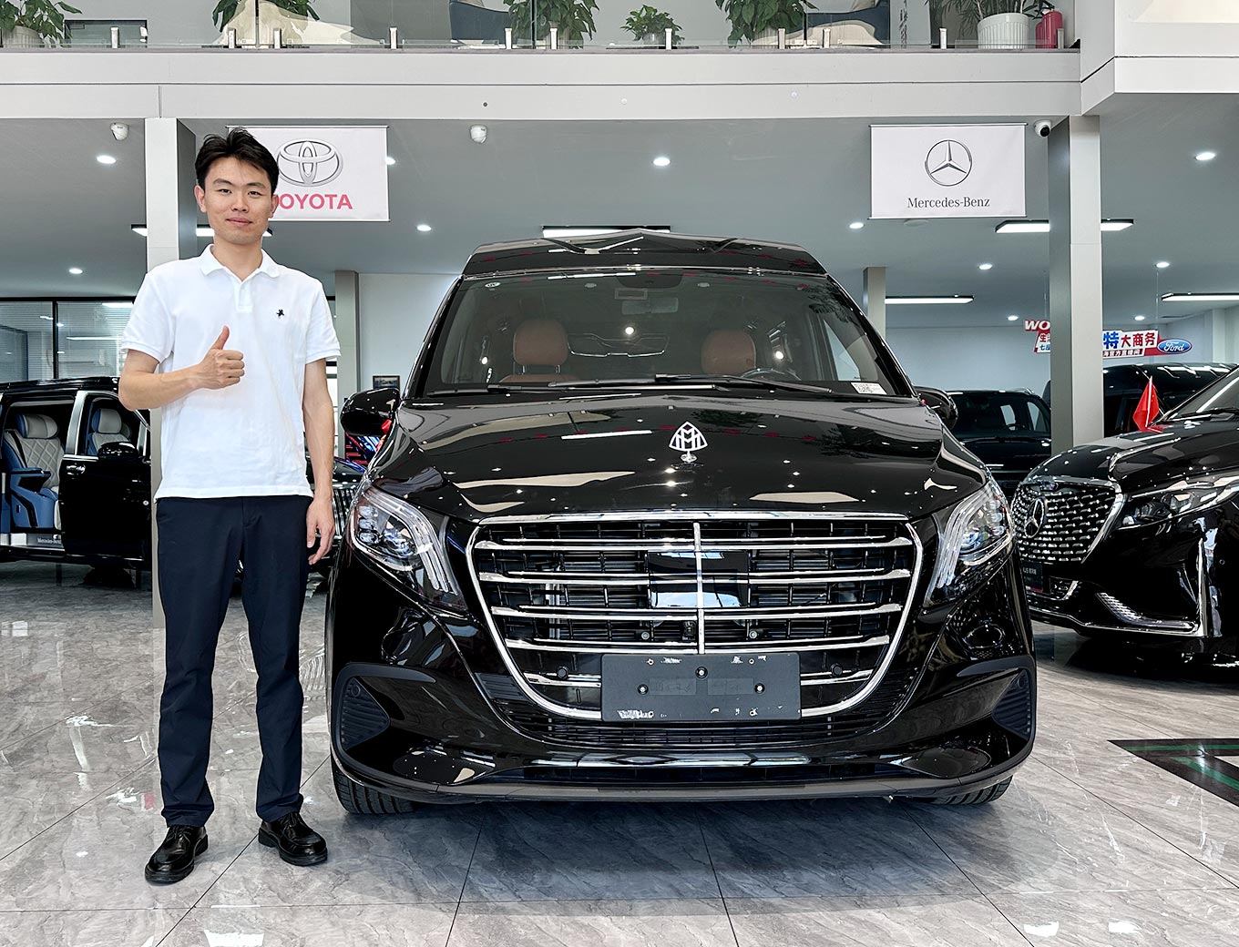 恭喜安徽崔总喜提奔驰威霆七座商务车