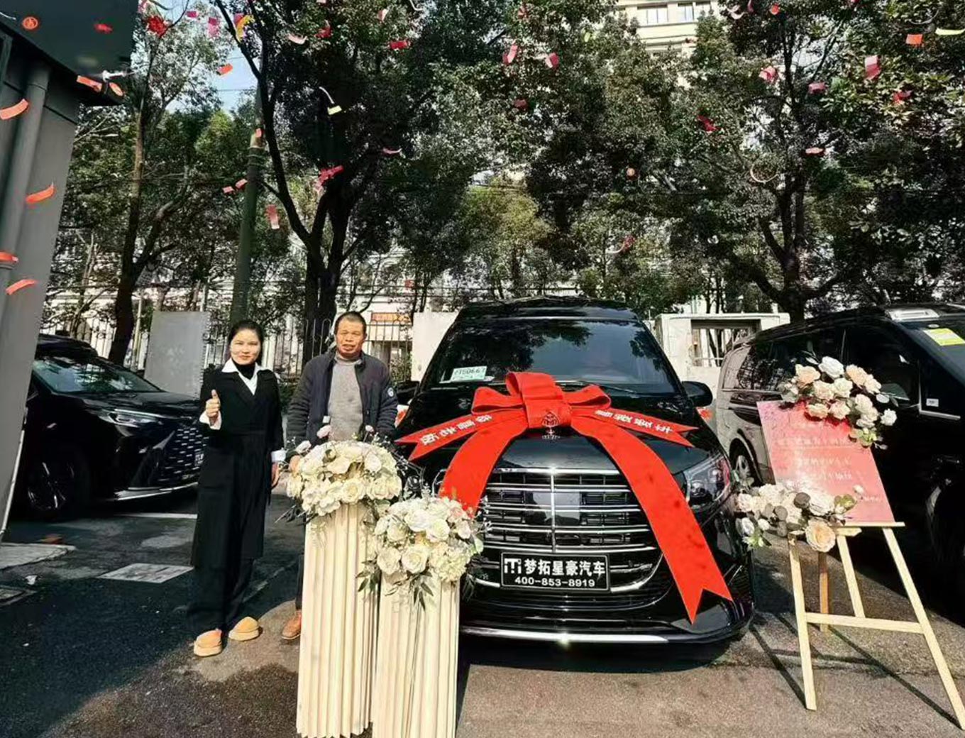 恭喜严总喜提奔驰威霆高顶大七座商务车